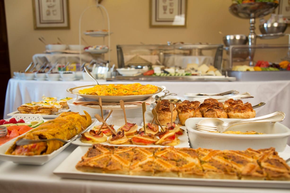 Where can I find open breakfast buffet locations near me?